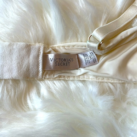 Victoria’s Secret Unlined Embellished Demi Cream Beige 34D - Picture 6 of 9